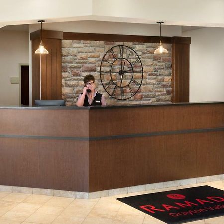 Ramada By Wyndham Drayton Valley Экстерьер фото