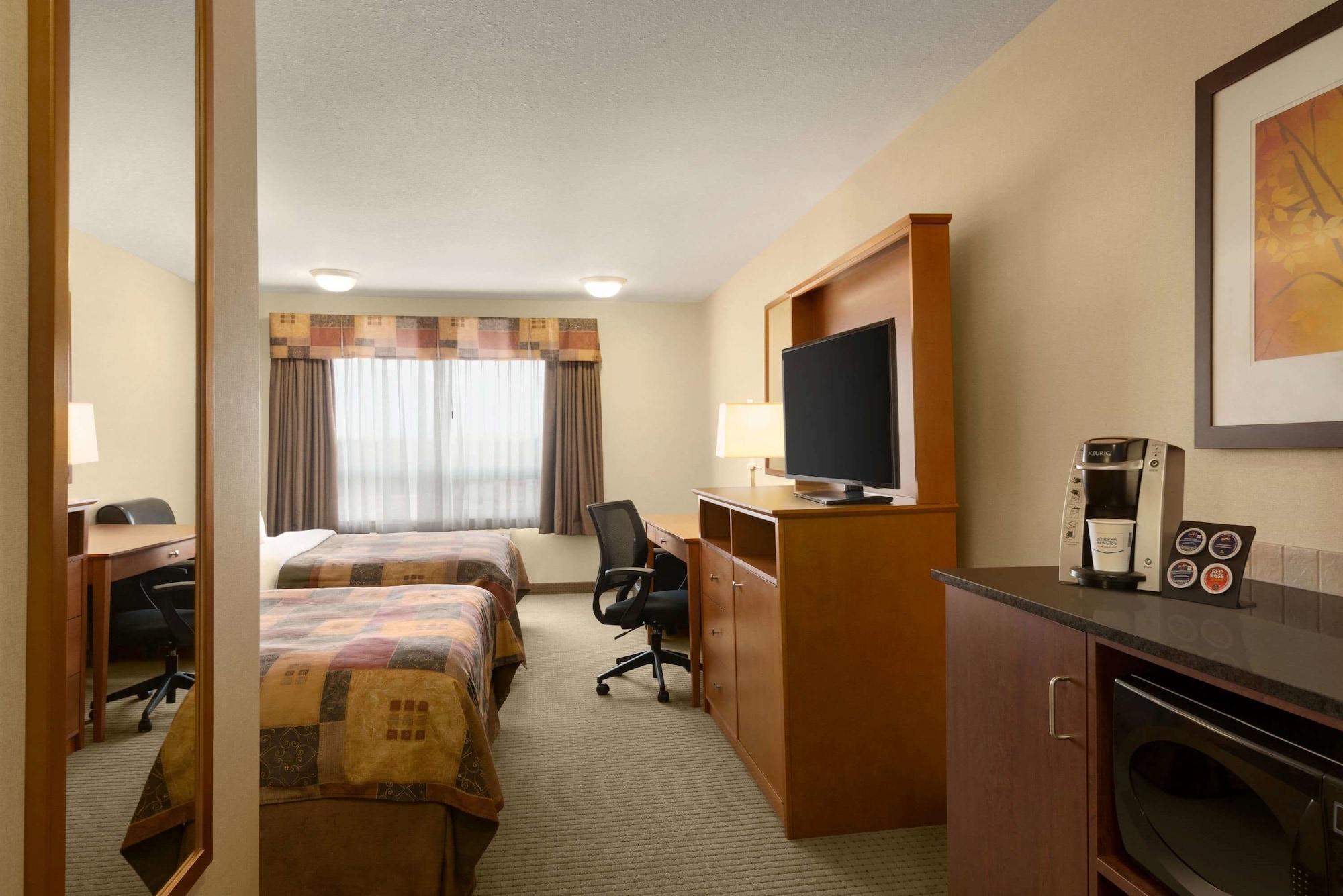 Ramada By Wyndham Drayton Valley Экстерьер фото
