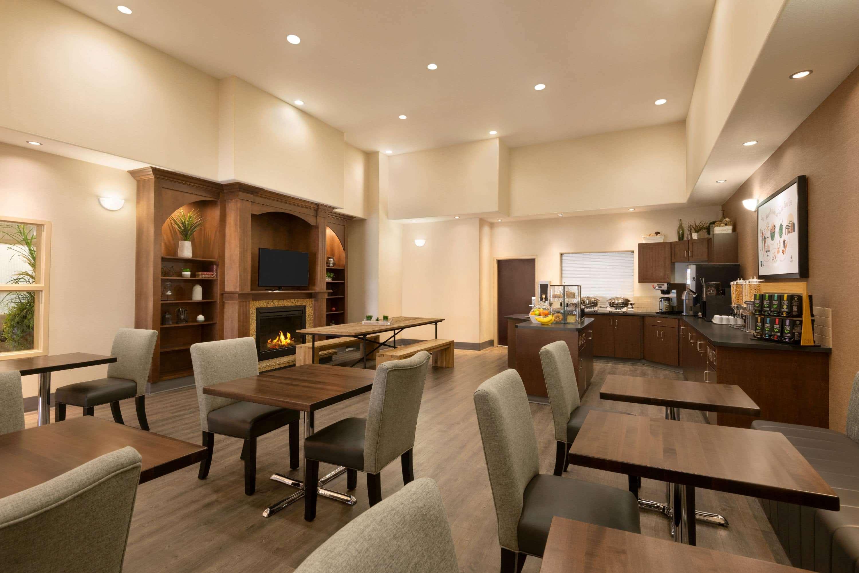 Ramada By Wyndham Drayton Valley Экстерьер фото