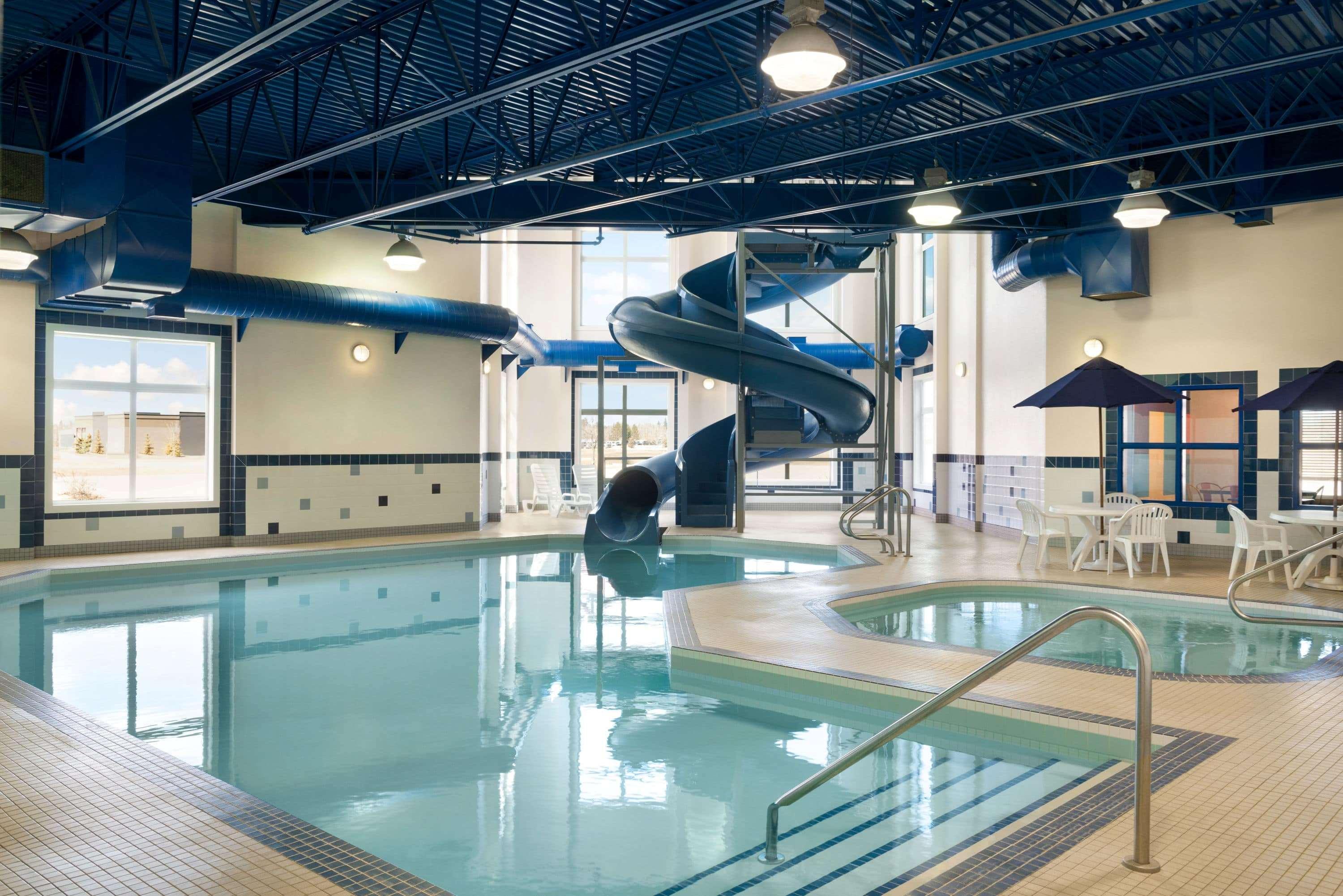 Ramada By Wyndham Drayton Valley Экстерьер фото